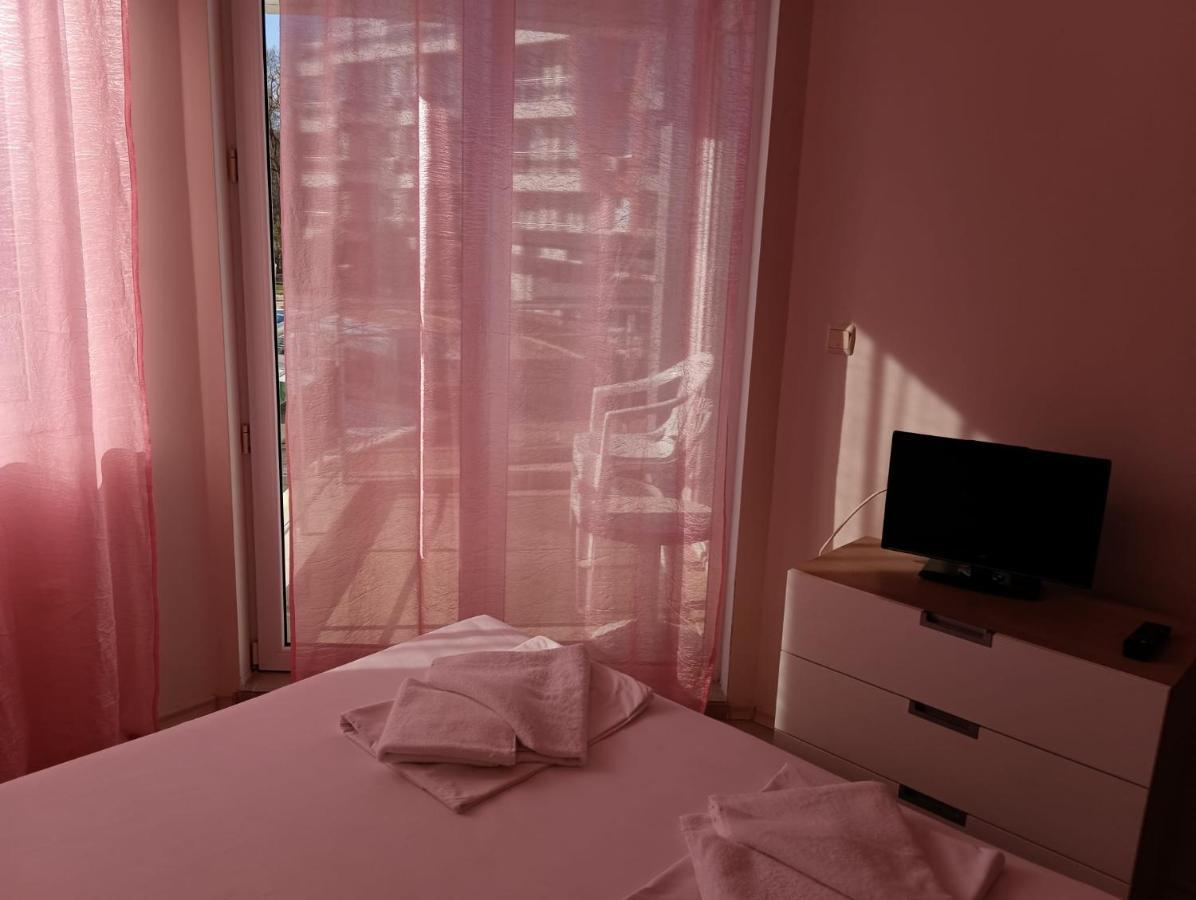 Excellent Apartment In Emberli Aparthotel. Lozenets Luaran gambar